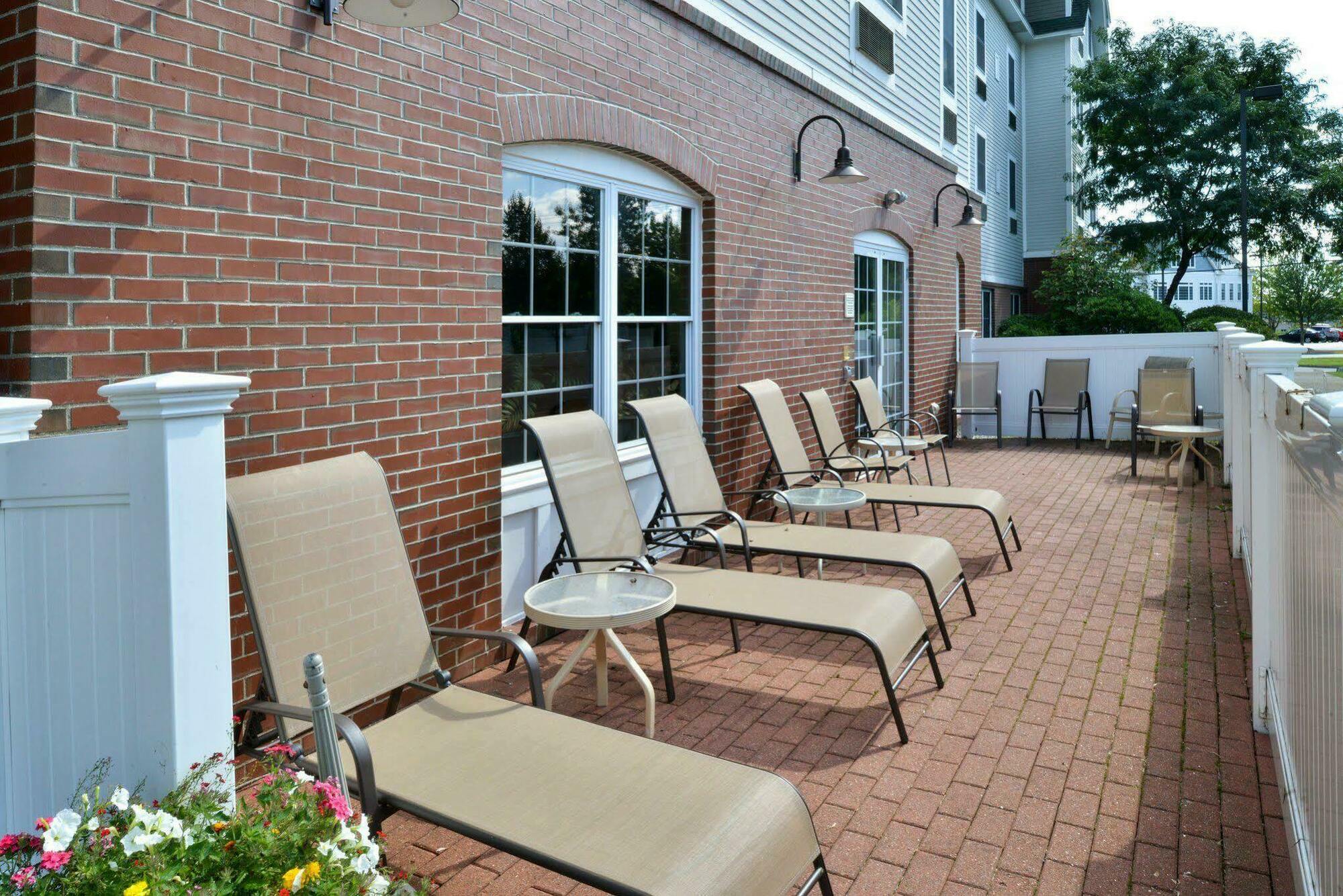 Comfort Inn & Suites Dover-Portsmouth Exterior photo